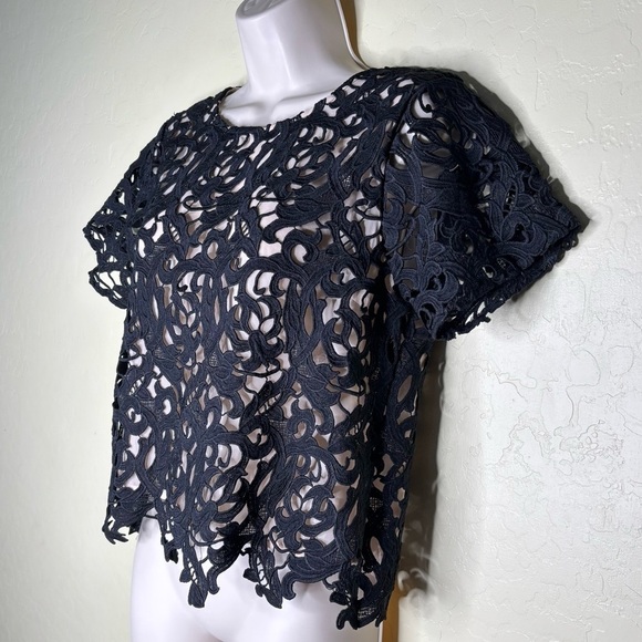 Forever 21 Black Crochet Lace Top Size Small S - Picture 2 of 11